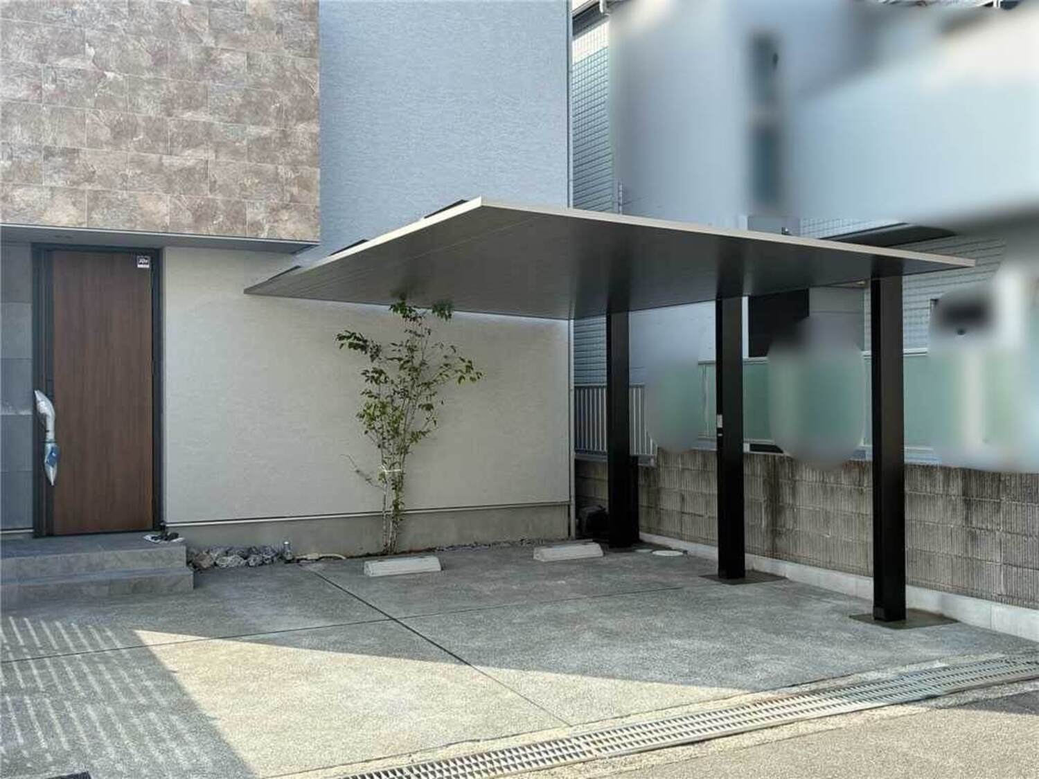 デザイン×機能美。住宅外観を格上げするスタイリッシュカーポート施工事例