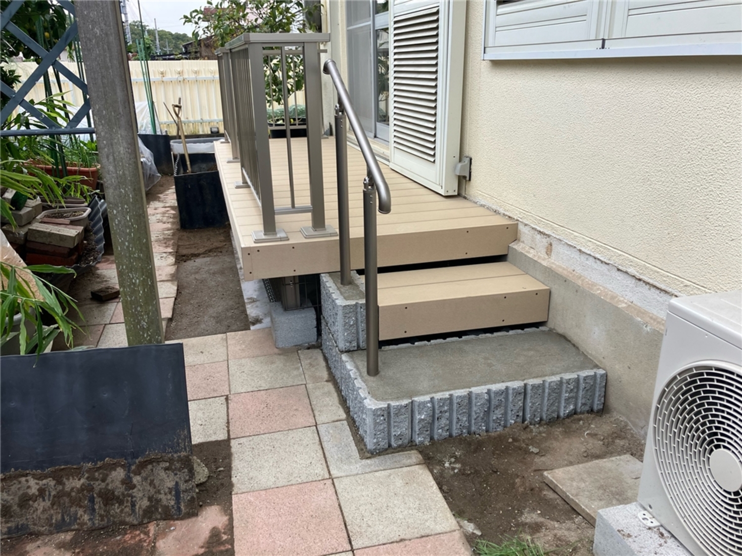 ウッドデッキ　樹ら楽ステージ