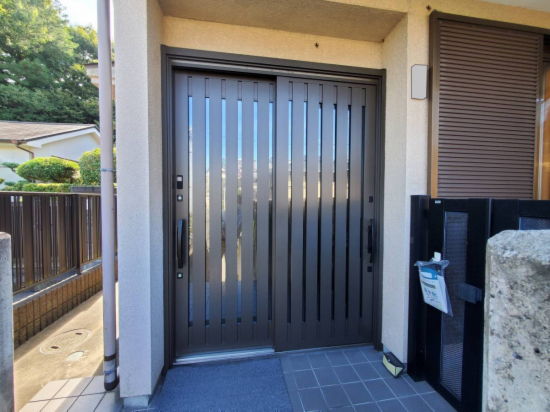 リシェント玄関引戸工事させて頂きました(簡易タッチキー）